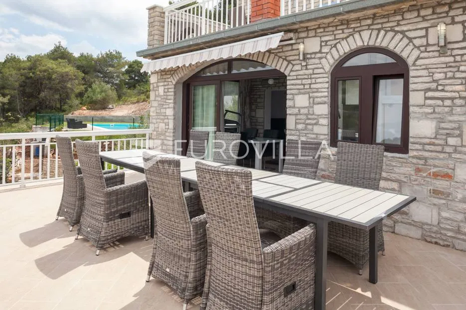šolta, stomorska, mediteranska vila s bazenom i teniskim terenom - slika 17