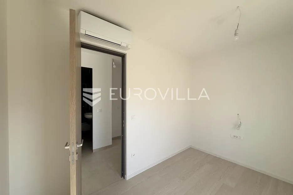 ekskluzivan trosoban stan u diklu, zadar, 136 m² s krovnom terasom i pogledom na more - slika 8