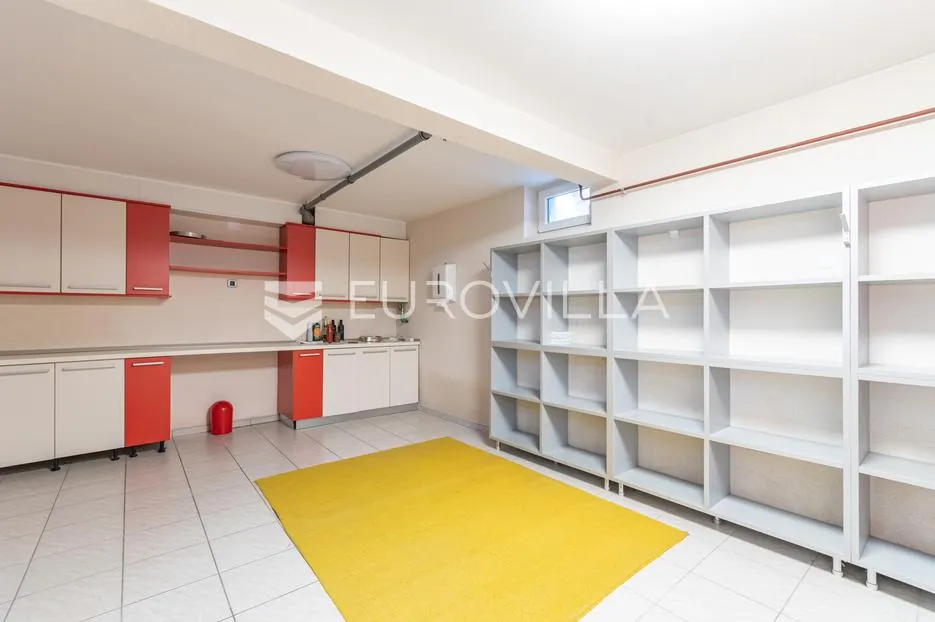 varaždin, centar, atraktivan poslovni prostor površine 228 m² - slika 10