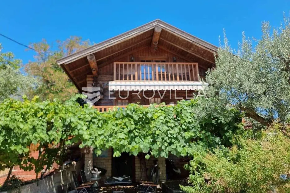 Istra, Kaštelir, šarmantna drvena kuća 117m2 s pogledom na more - Brnobići, Kaštelir - Labinci