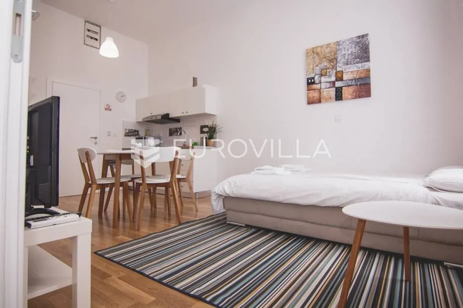 centar stan 205m2 podijeljen na 5 apartmana i sobu - slika 43