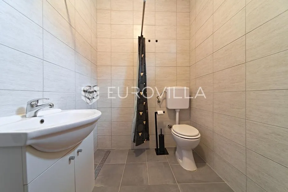 osijek, gornji grad, novouređeni dvoetažni stan 80 m² - slika 7