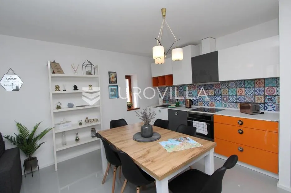 istra, rovinj, renoviran stan 59m2 s dvije spavaće sobe u samom centru grada + tavan - slika 10
