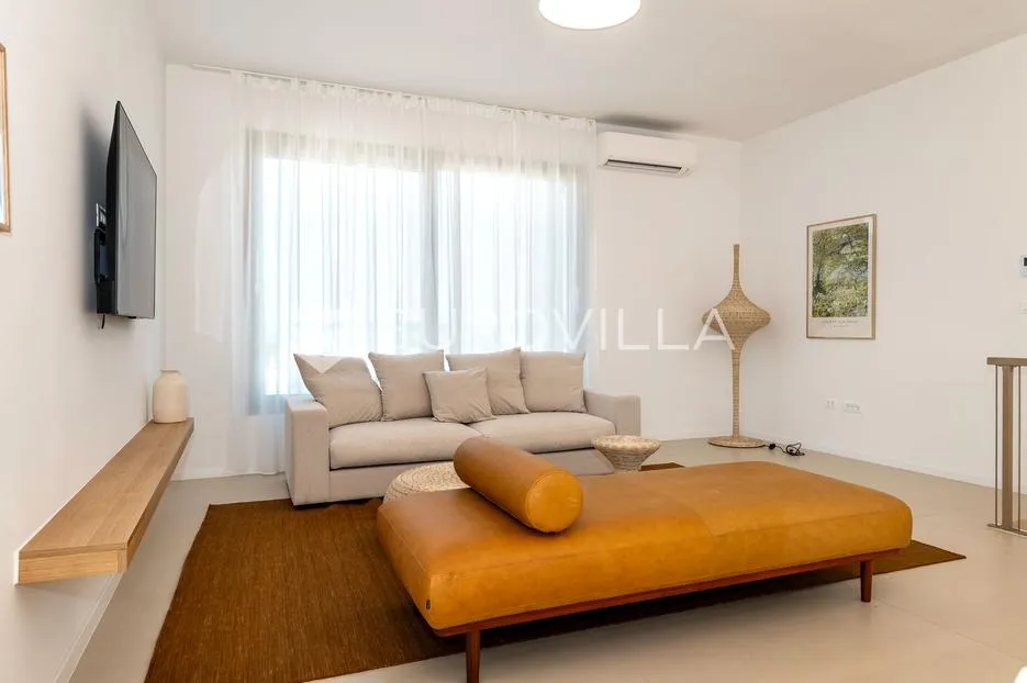 šibenik, brodarica, prekrasna vila s bazenom, prvi red do mora - slika 5