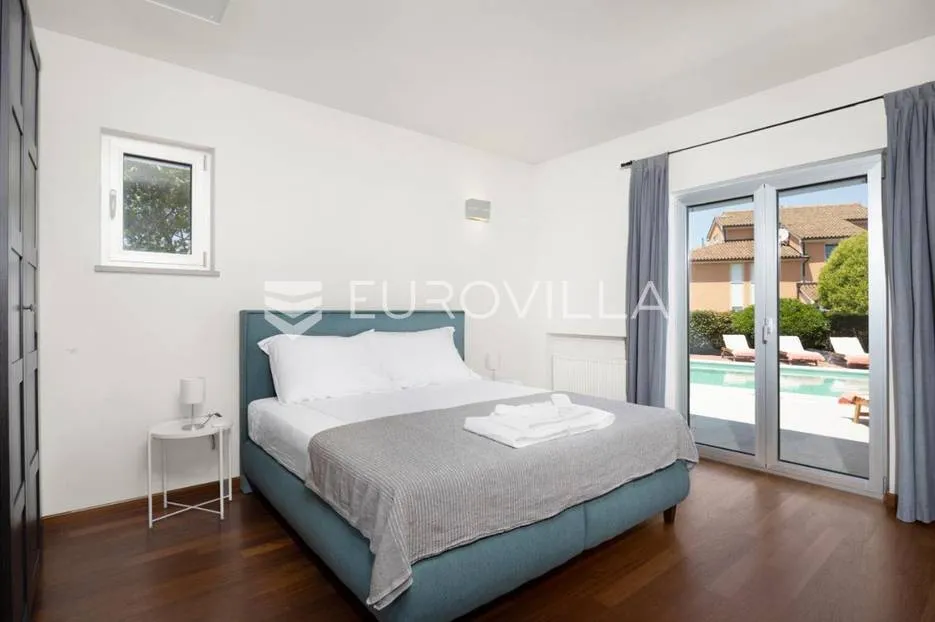 istra, banjole, prekrasna vila 277 m² na velikoj okućnici, 300 m od mora - slika 22