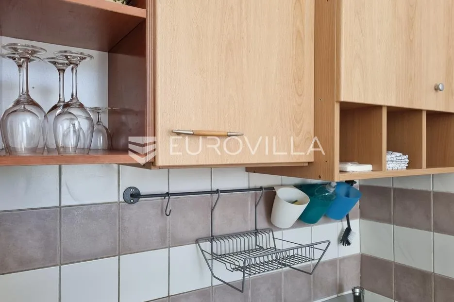 pula, zgrada sa 4 stana po 40 m2 u centru grada - pogodna za najam - slika 21