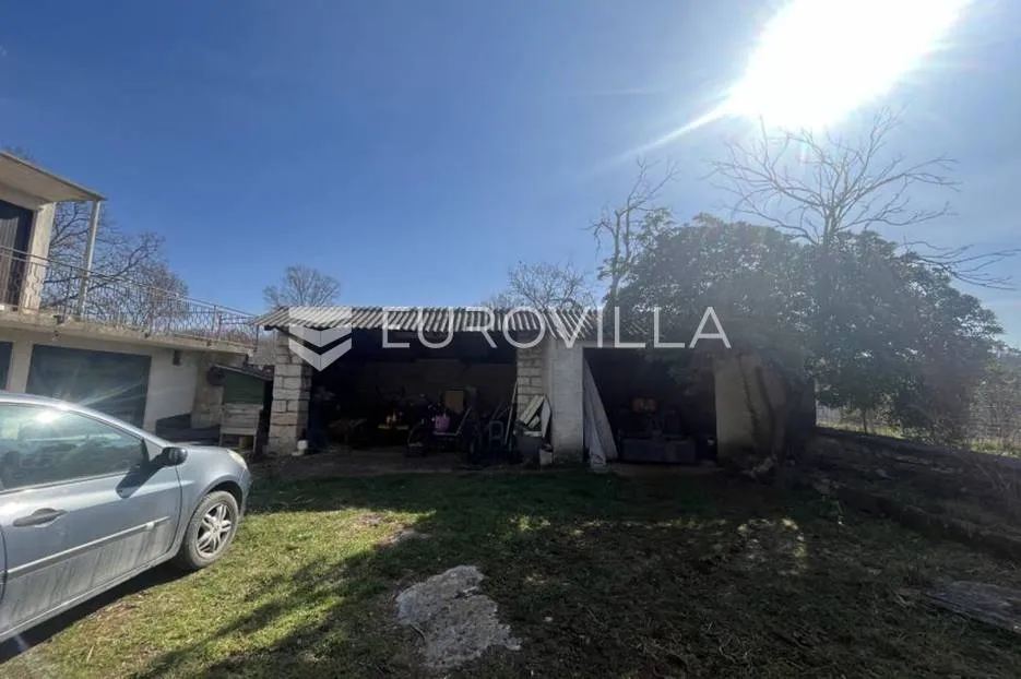 kaštel, plovanija velika stara samostojeća kuća - stancija - slika 9