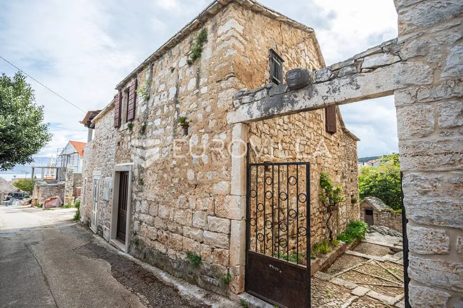 brač, supetar, autentična kamena kuća - slika 6