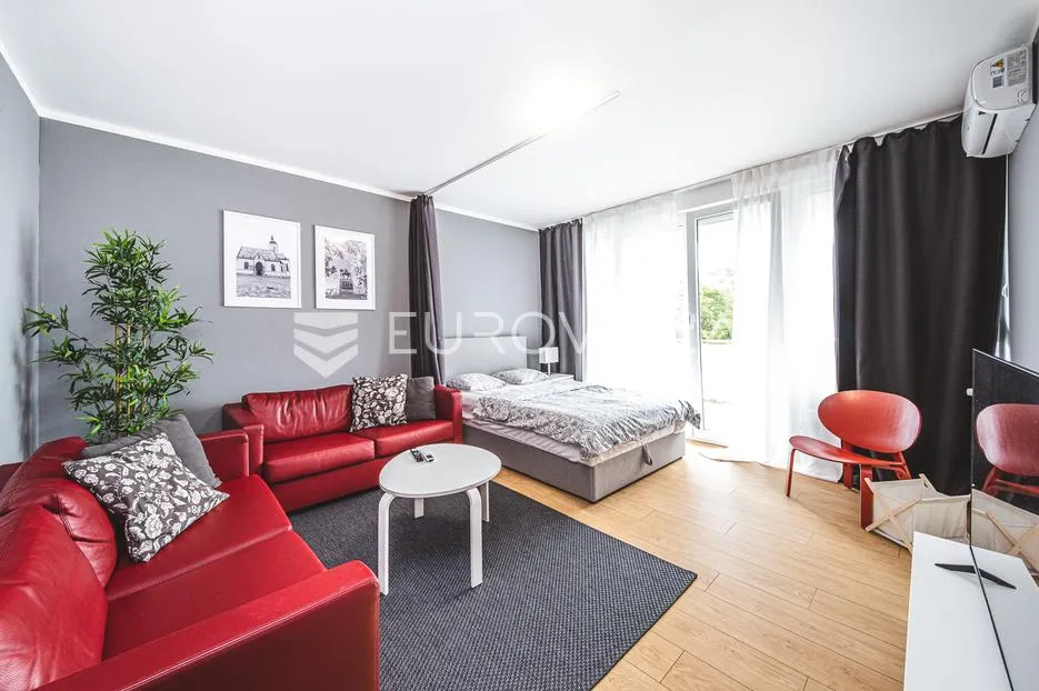 Zagreb, Miramarska, novouređen dvoipo soban stan površine 60 m²
