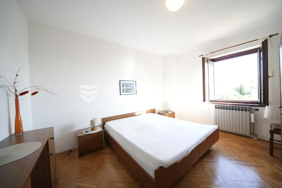 zadar, diklo vila prvi red do mora razvedena na tri etaže 377 m² - slika 11