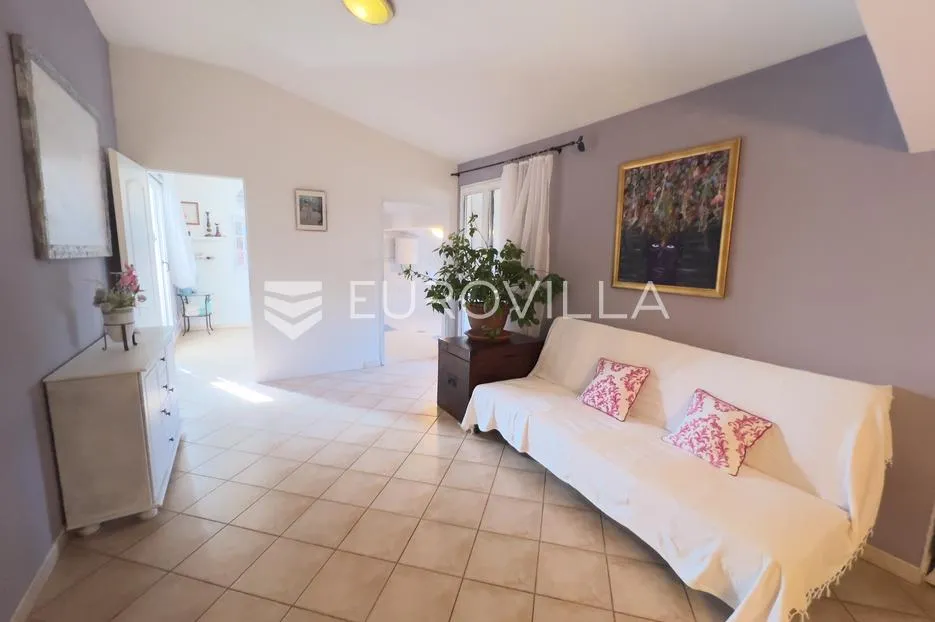 istra, novigrad okolica, šarmantan prostrani stan sa terasom, vrtom i malim odvojenim apartmanom - slika 6