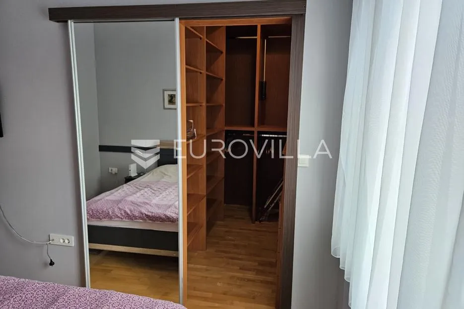 osijek, centar, najam uređenog četverosobnog stana površine 94 m² - slika 14
