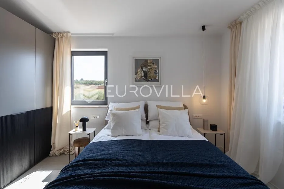 istra, poreč, gedići prekrasna moderna kamena vila 165 m² s bazenom - slika 33
