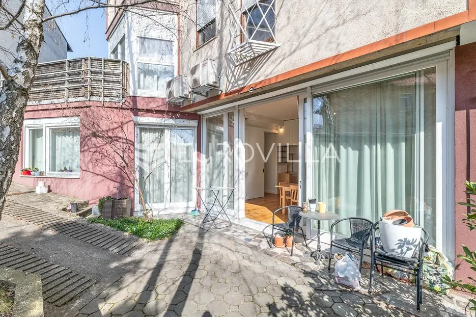zagreb, maksimir, komforan šesterosoban stan/poslovni prostor 160 m² - slika 17