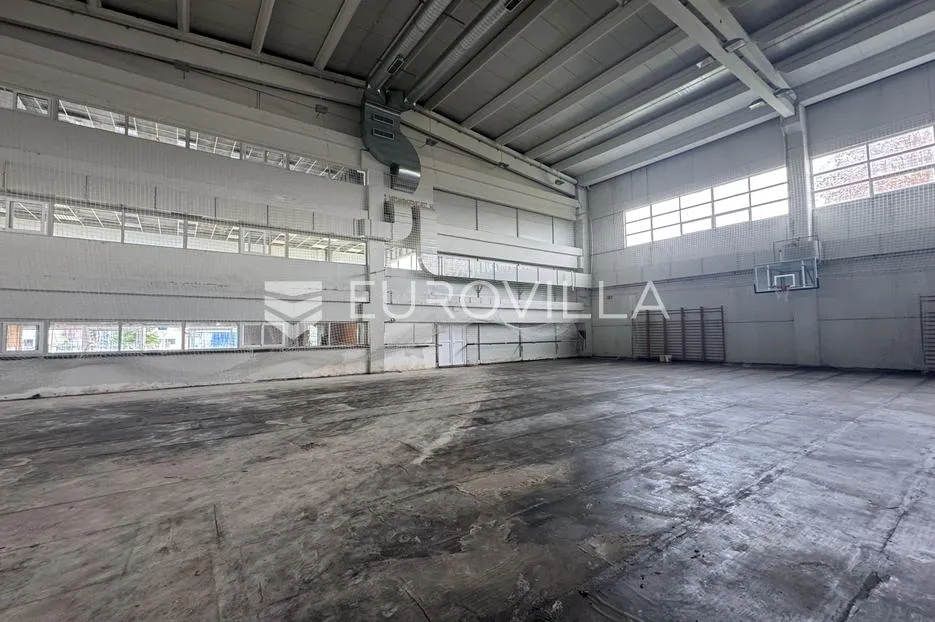 kerestinec, poslovna zgrada 1900 m2 na parceli površine 4800 m2 - slika 2