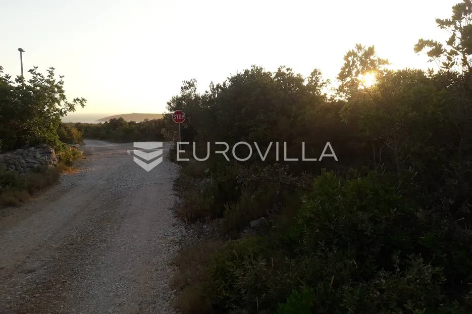 maslinica, šipova, poljoprivredno zemljište površine 9860 m². - slika 3