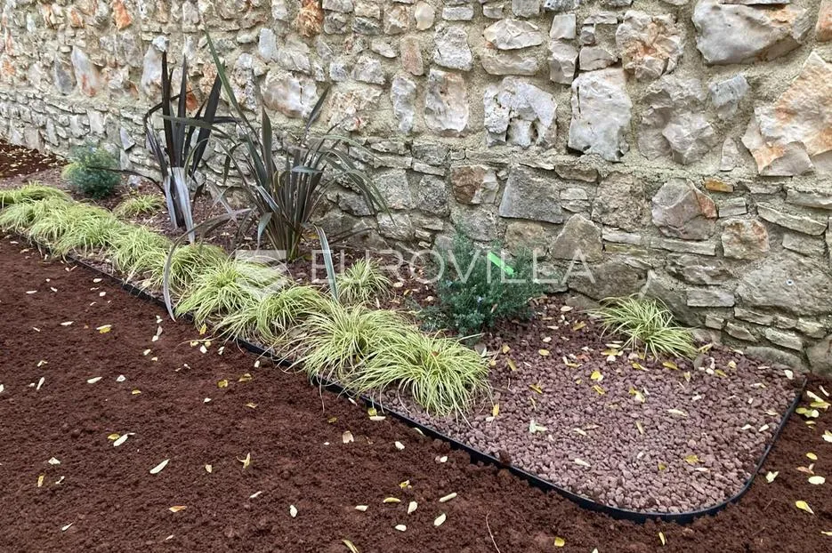 istra, okolica bala, kamena dizajnerska kuća 176 m² s bazenom - slika 48