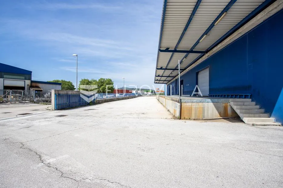 dugopolje, gospodarska zona, distribucijsko skladišni objekt ukupne površine 4.100 m² - slika 4