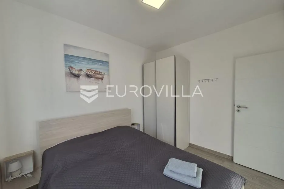 vir, prizemni apartman s 2 spavaće sobe, 40 m od mora, top lokacija - slika 30