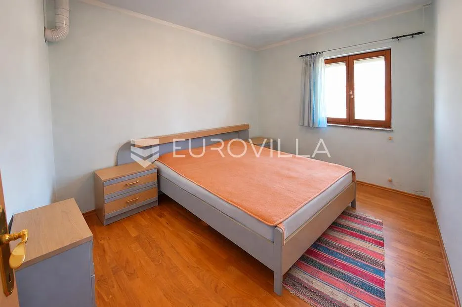 rijeka, marinići, kuća sa poslovnim prostorom, stanom, potkrovljem, dvorištem i garažom - slika 8