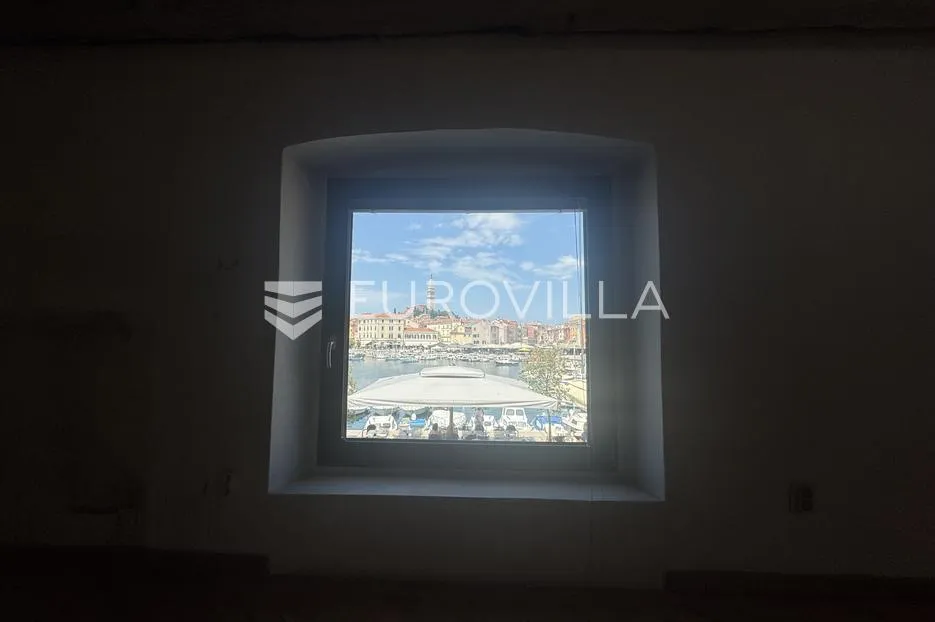 istra, rovinj, poslovni prostor 100 m² prvi red do mora, 1. kat, visoki stropovi, pogled more - slika 5