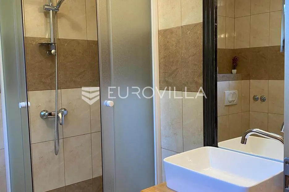 plitvička jezera, korenica, dvije kuće 470 m² - slika 19