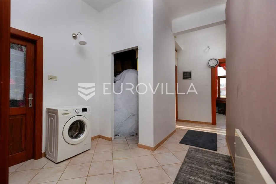 opatija, centar, trosoban stan 90 m², panormaski pogled na more - slika 13