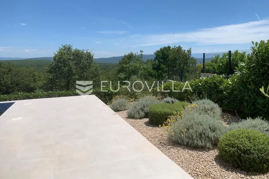 krk, luksuzna vila od 260m2 na parceli od 885m2 - slika 25