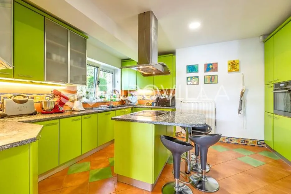 zagreb, gajnice moderna kuća 340m2, s bazenom na zemljištu 2300m2 - slika 4