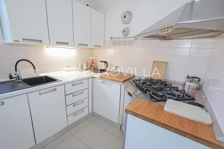 zadar, bokanjac, prostrana kuća površine 376 m² s velikim potencijalom - slika 18
