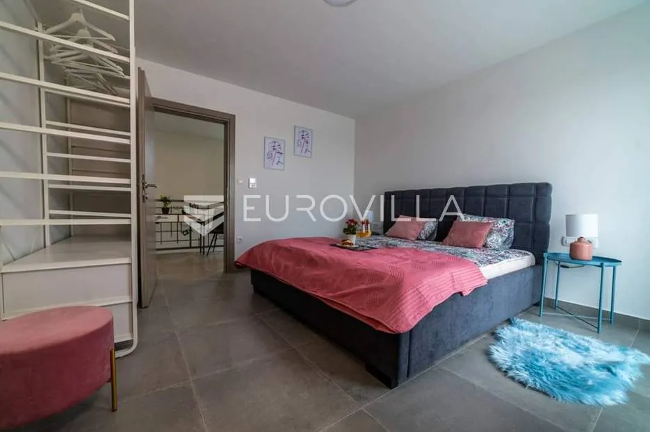 istra, poreč, vila s bazenom i vrtom - slika 17