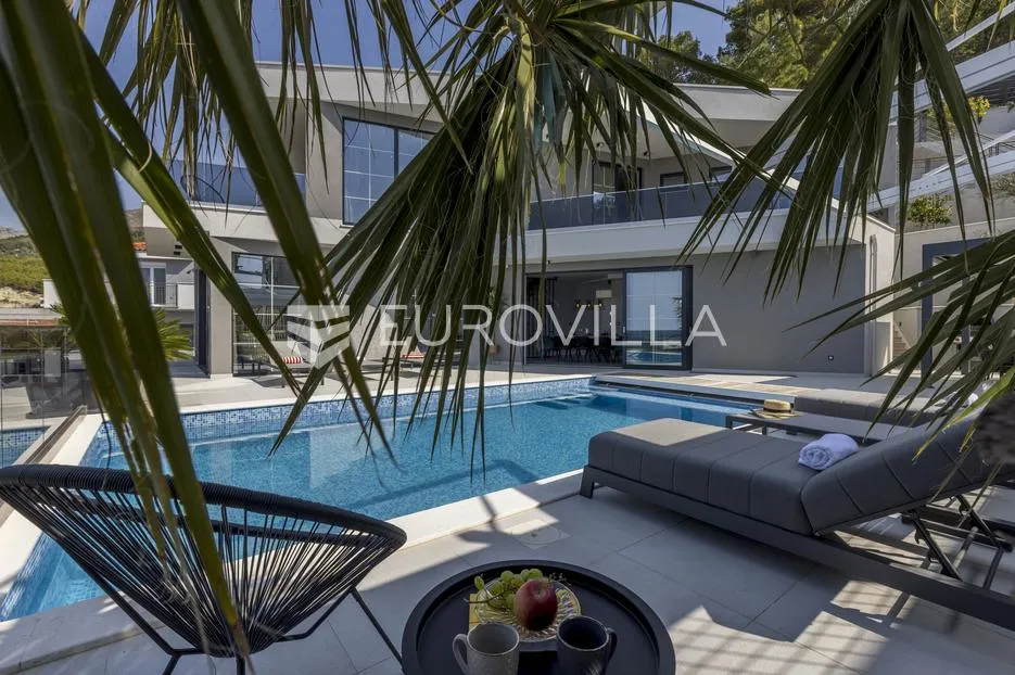 podstrana, luksuzna novoizgrađena vila površine 300 m² - slika 15