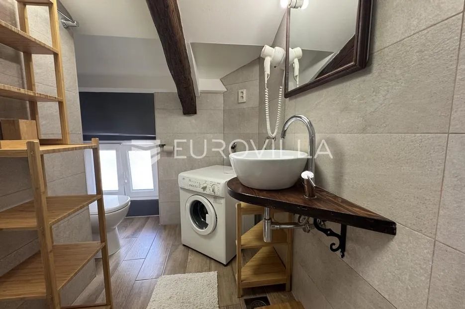 istra, rovinj, funkcionalan studio 19.8 m² na 4. katu u centru grada - slika 9