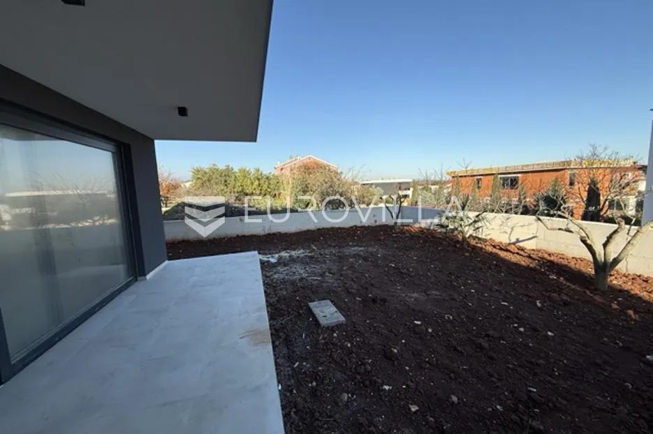 ližnjan, novogradnja, prizemlje, vrt 135 m², 600m do mora - slika 19