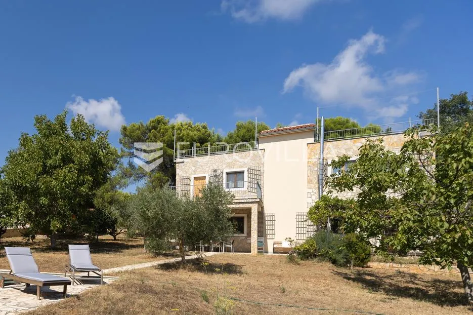 medulin, kuća s bazenom, dvije krovne terase i panoramskim pogledom na more - slika 24