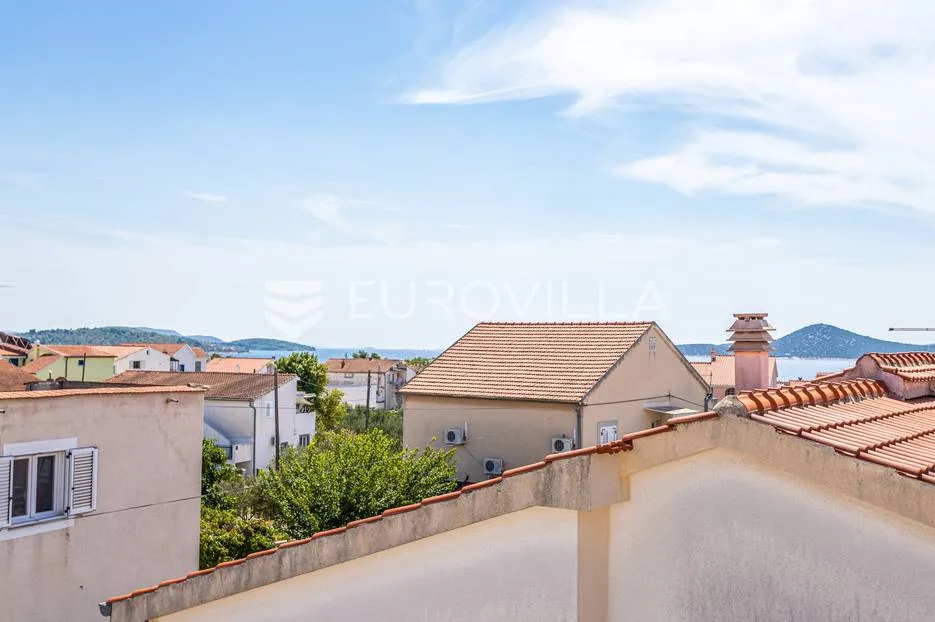vodice, trosoban stan s pogledom na more - slika 1