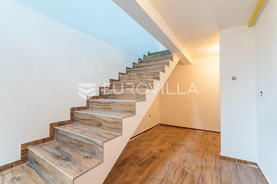 varaždin, centar četverosoban stan površine 138,70 m² - slika 11