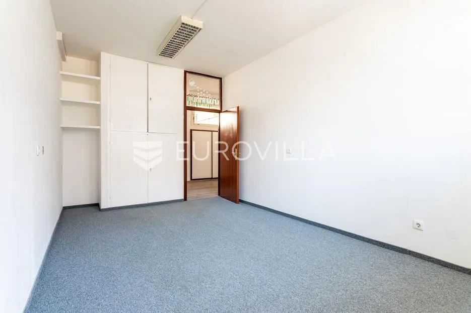 split, zvonimirova ulica, prostran ured 162 m² - slika 4