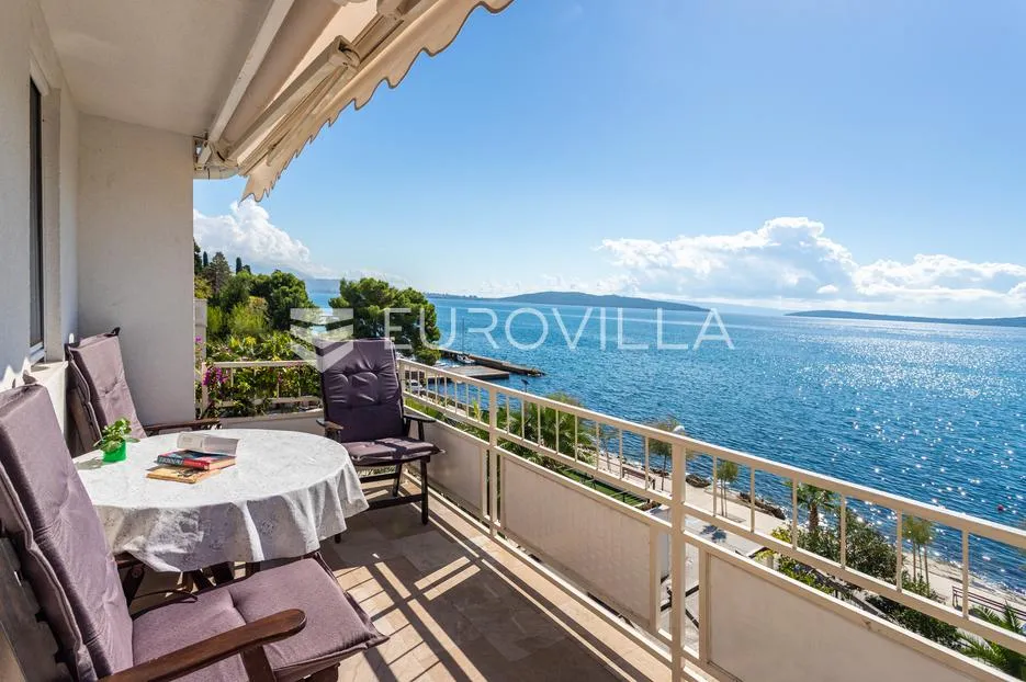 kaštel stari, dvosoban stan s predivnim pogledom, prvi red do mora - slika 11