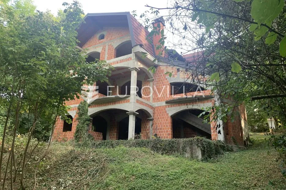 vrhovec, vidovčica nedovršena vila od 400 m² - slika 3