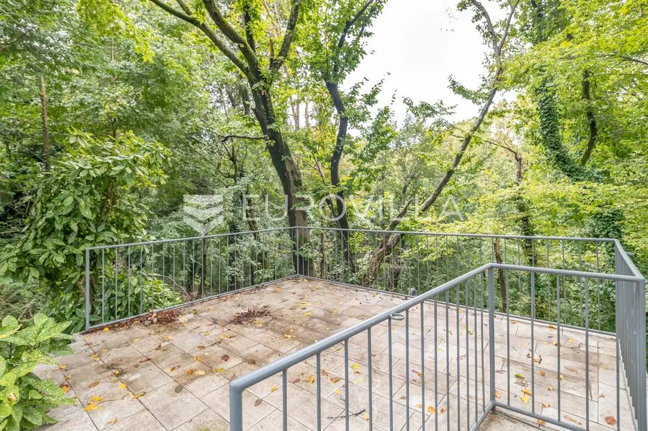 zagreb, maksimir, novouređena trosobna kuća 120 m² s garažom i vrtom - slika 9