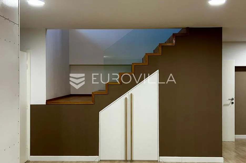 novi zagreb, golf resort, moderna četverosobna kuća u nizu s vrtom - slika 26