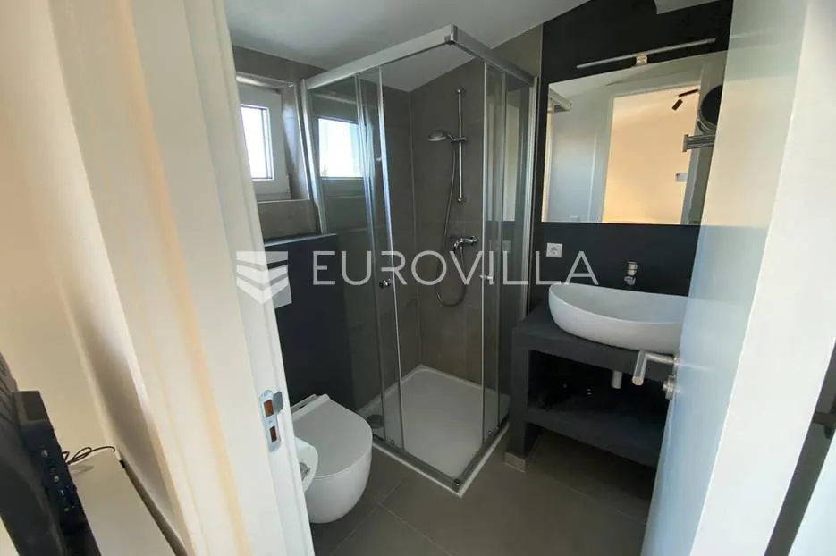 istra, premantura, kuća sa 3 luksuzna apartmana i pogledom na more, nkp 315 m2 - slika 36
