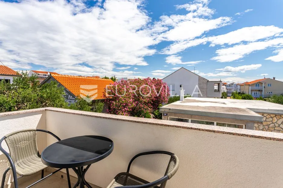 vodice, apartmanska kuća – idealna investicija za turizam! - slika 9