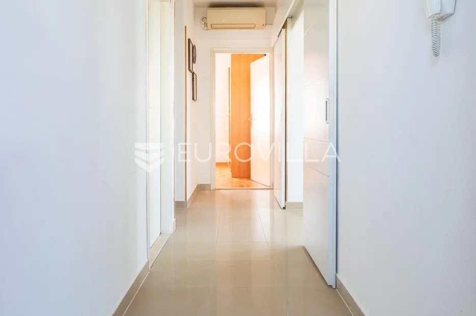 podstrana, kuća s četiri stambene jedinice u blizini mora, 340m2 - slika 7