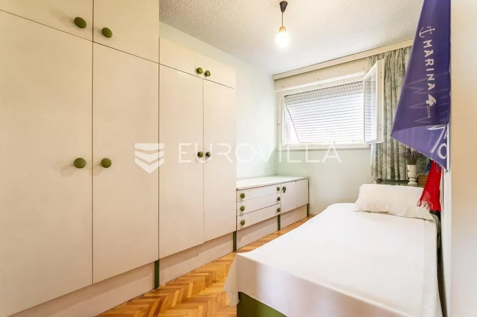 split, gripe komforan dvosoban stan 64 m² s pogledom - slika 13