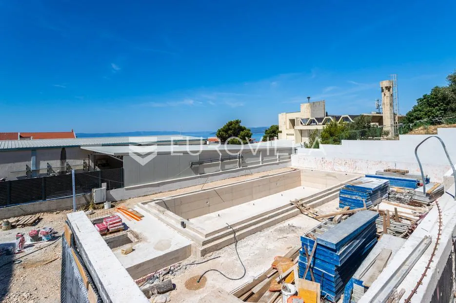 makarska, moderan dvosoban apartman s velikom terasom - slika 11