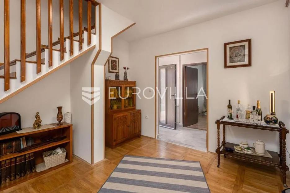 gorski kotar, brod na kupi, kompletno uređena kuća 250 m², jacuzzi, garaža - slika 4