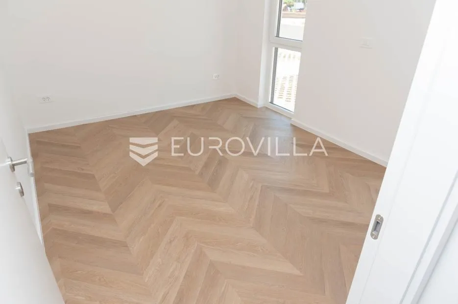 tribunj, novogradnja, stan u prizemlju s bazenom, 133,46 m² - slika 6