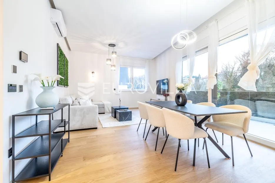 Zagrebe, Remete, četverosoban novouređeni stan neto korisne površine 140 m²